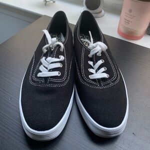 Kelly & Katie Black & White Sneakers